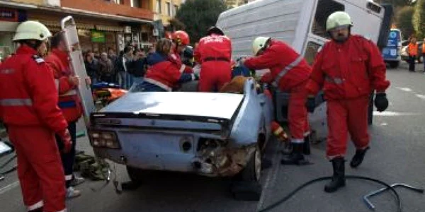 Hunedoara: VIDEO Simulare de accident grav în centrul Devei