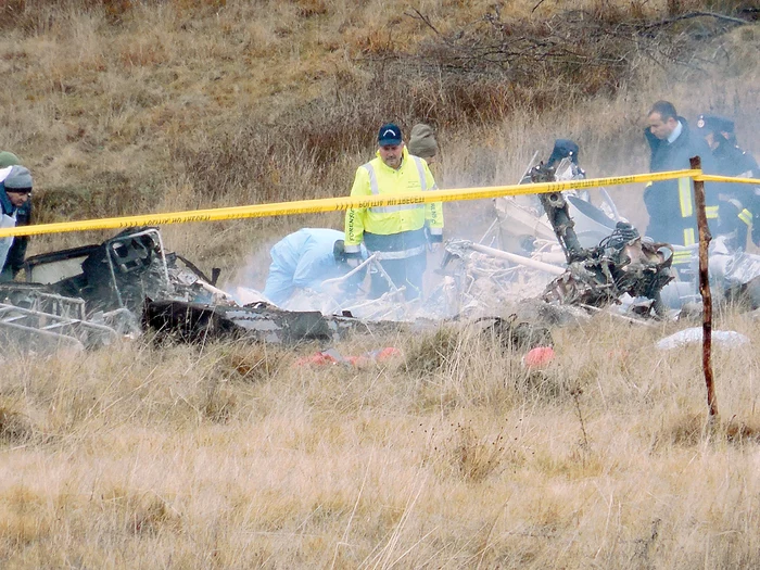
    Elicopterul a luat foc şi nu a mai rămas nimic din el   