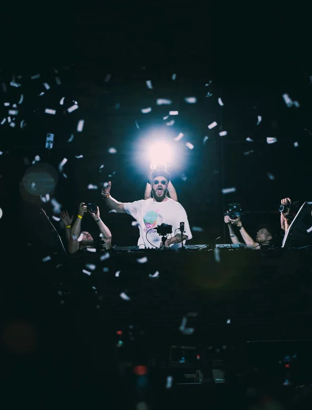 Primul show Stereohype a avut premiera în București, la Laminor Arena