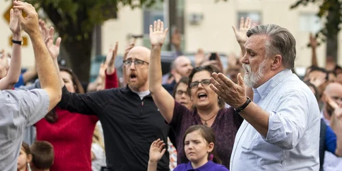 Pastorul Douglas Wilson si adepti de-ai sai la un protest FOTO Geoff Crimmins/The Moscow-Pullman Daily News