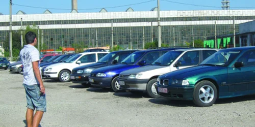 Reşiţa: Piaţa auto din Reşiţa prosperă în miezul crizei
