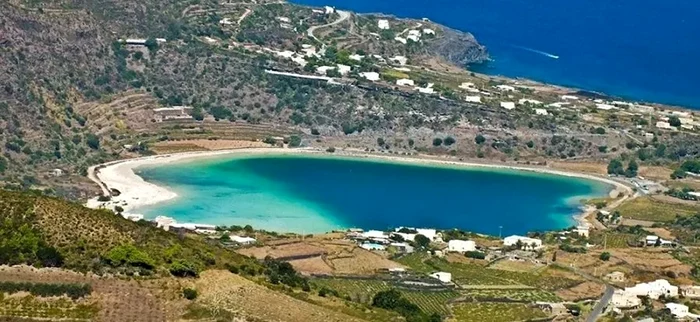 Pantelleria se află în apropiere de Sicilia