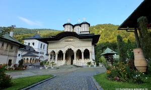 Manastirea lainici  Defileul Jiului  Foto Daniel Guță  ADEVĂRUL (26) JPG