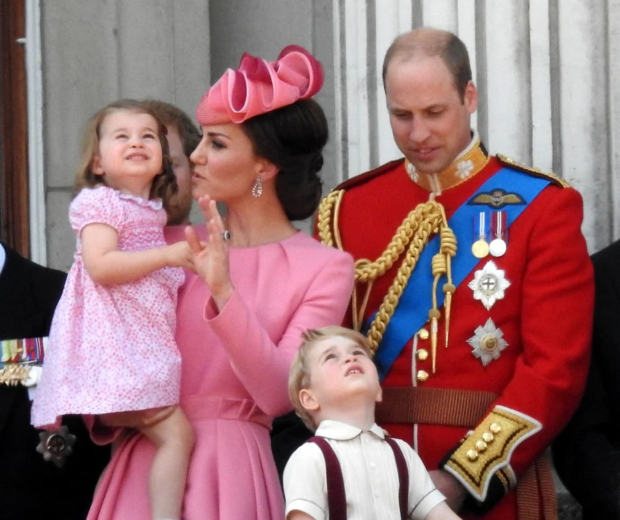William, Kate şi copiii lor  (Foto: Profimedia).