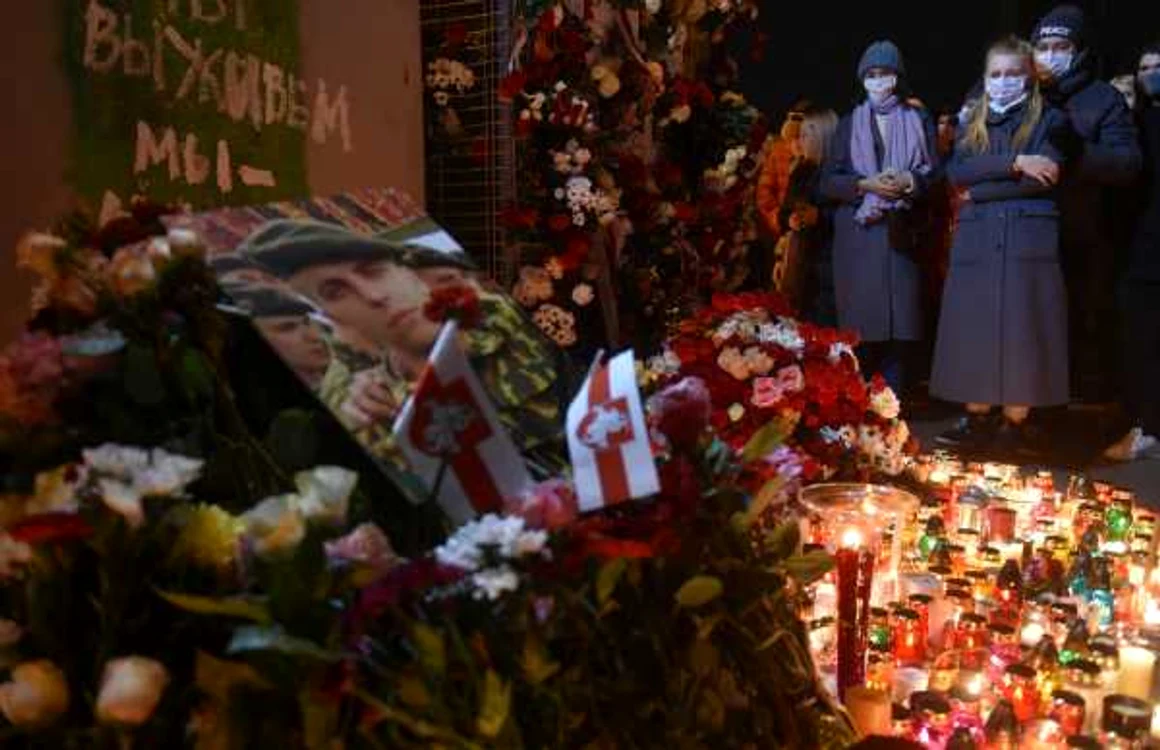 Omagiu pentru pictorul belarus Roman Bondarenko FOTO EPA-EFE