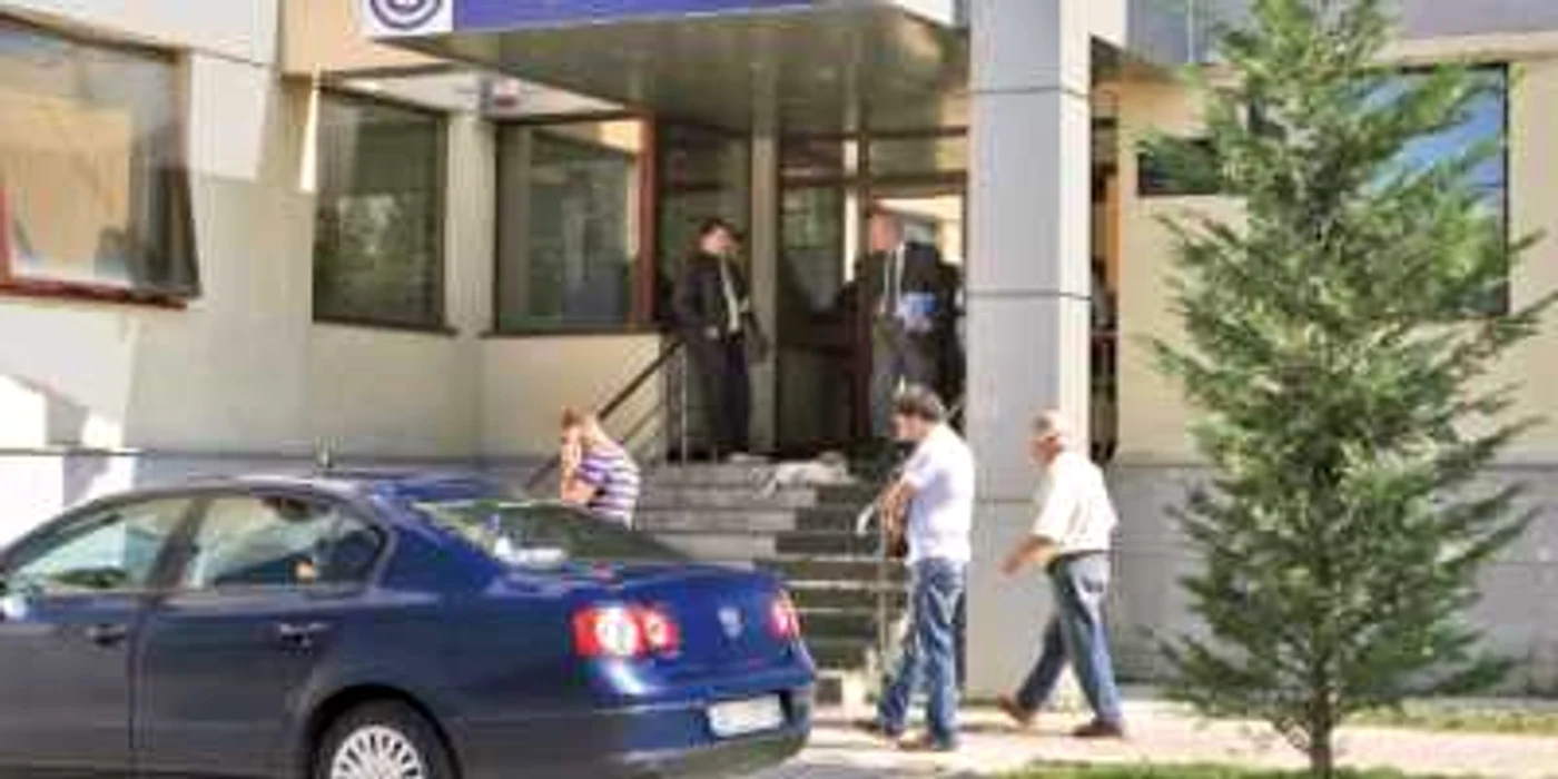Autoritatea Naţională pentru Restituirea Proprietăţilor a risipit sute de mii de euro pe an  