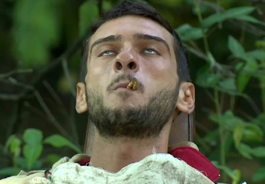Dorian a ţinut viermi în gură la proba finală de la "Sunt celebru, scoate-mă de aici"