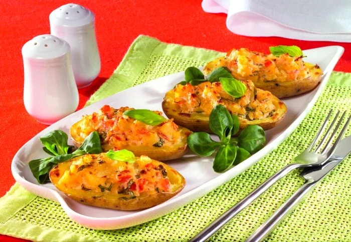 
    Ptt fi preparati cu cartofi noi sau cu orice tip de branza ai în casaclickpoftabuna.ro  