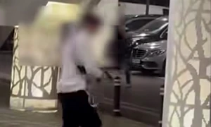 adolescent cu pistol intr ul mall din Craiova jpg