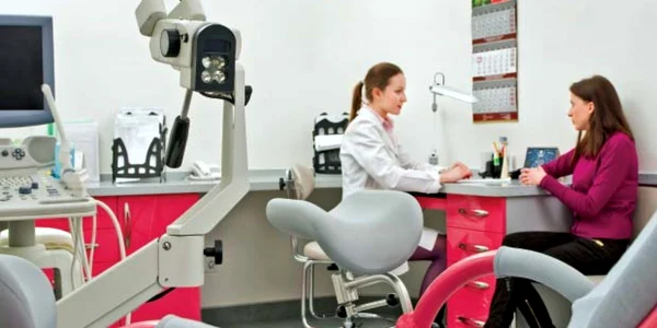 Deşi în ultimii ani s-au înregistrat progrese vizibile, româncele merg încă prea rar şi prea târziu la ginecolog