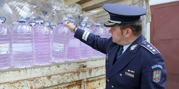 Bunurile au fost confiscate de poliţişti. Foto: Bogdan Crăciun