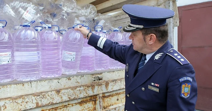 Bunurile au fost confiscate de poliţişti. Foto: Bogdan Crăciun