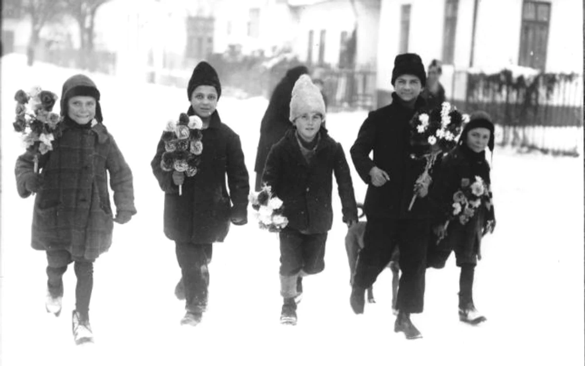 Colindători cu sorcova Foto Arhiva Florin Epure