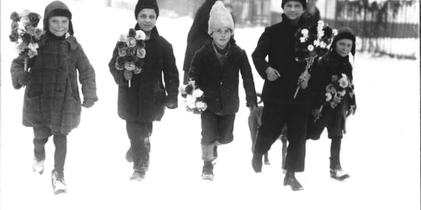 Colindători Crăciun cu sorcova - imagini de colecţie Foto Arhiva Florin Epure