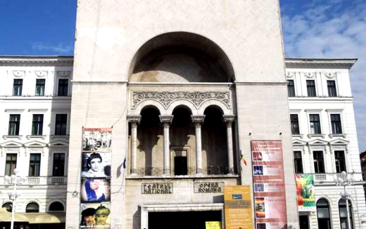 Iconica clădire a
Teatrului şi a Operei este cea în care se desfăşoară multe dintre spectacole