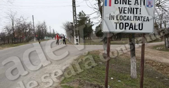 Comuna Topalu este situată la 80 de kilometri de Constanța