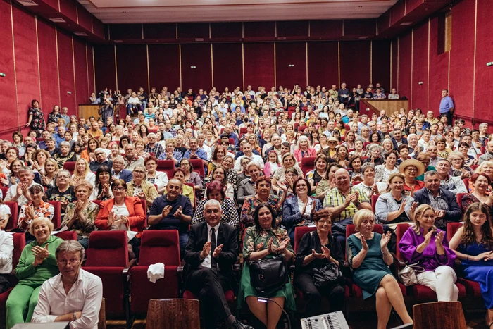 Sala „Ion Dichiseanu” a Casei de Cultură „Tudor Vornicu” din Adjud FOTO ARTIS