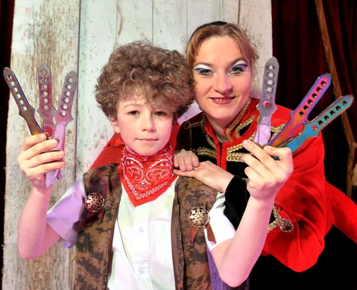 Lamele aruncate de Edward pot ajunge până la os