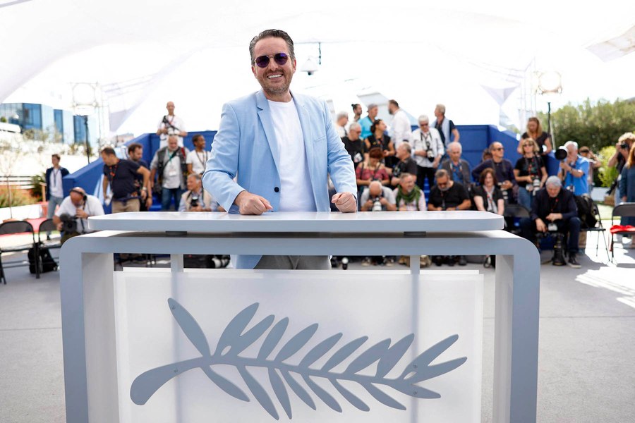 „Trei kilometri până la capătul lumii” despre familie, societate și biserică. Emanuel Pârvu: „Nu fac filme politically correct”