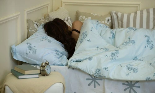 poziţii ideale de dormit la menstruaţie jpeg