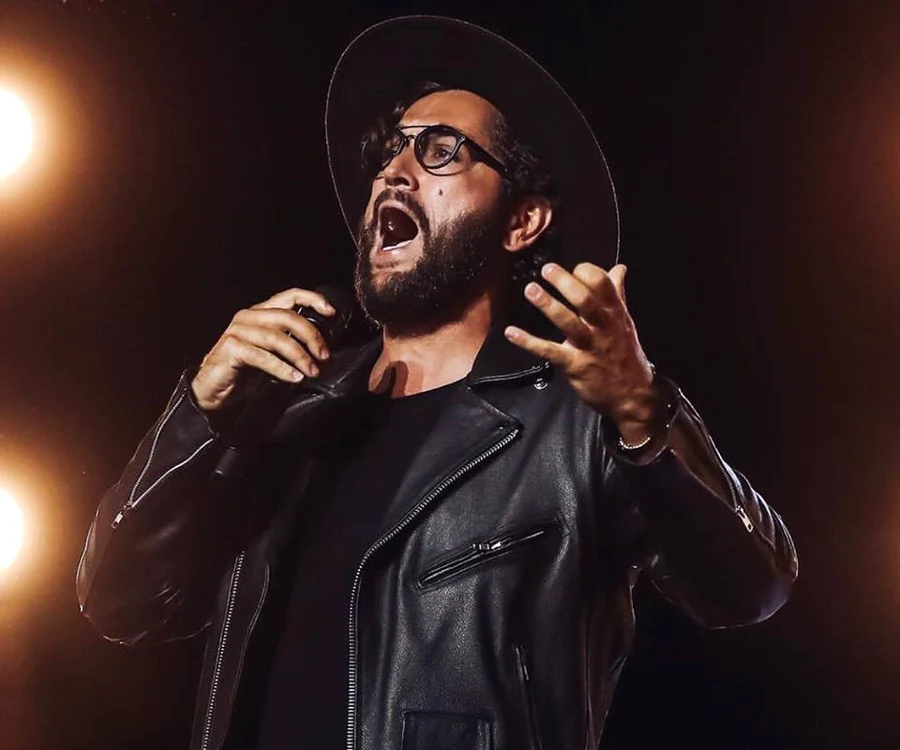 Cezar Ouatu i-a uluit pe jurații de la X Factor din Marea Britanie, care s-au ridicat în picioare să-l aplaude și au spus că a fost fantastic, incredibil și uluitorfoto: facebook
