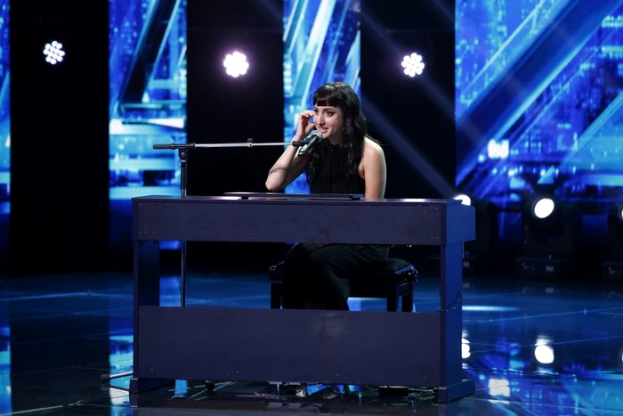 Julia Alexia, pe scena „X Factor“ FOTO Antena 1