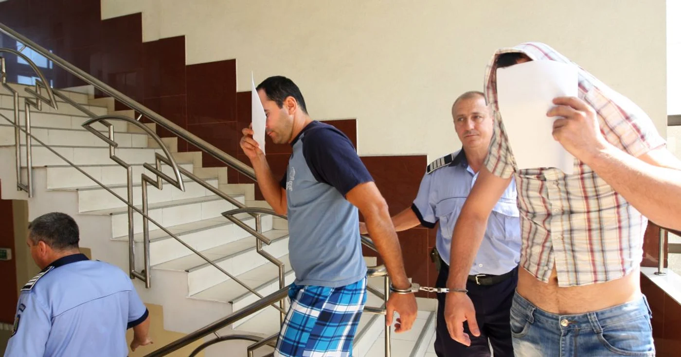 Stelian Ovidiu Aştefanei (stânga) şi Petru Vasile Muscalu 