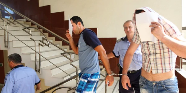 Stelian Ovidiu Aştefanei (stânga) şi Petru Vasile Muscalu 