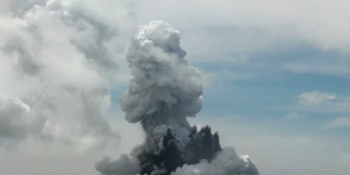 Eruptie vulcan Tonga Pacific ianuarie 2022 FOTO Profimedia