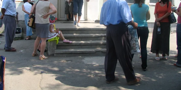 Elevii din judeţul Olt dau BAC-ul în cadrul a 16 centre de examen