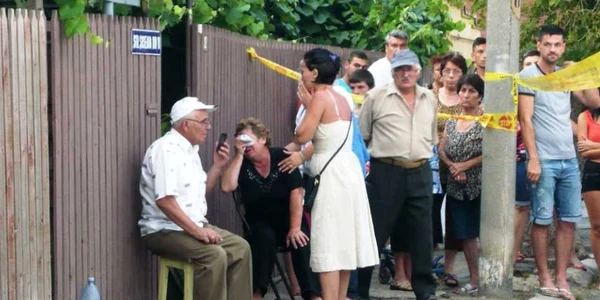 Constanţa - dublă crimă urmată de sinucidere pe strada Şoseaua din vii Foto Mariana Iancu