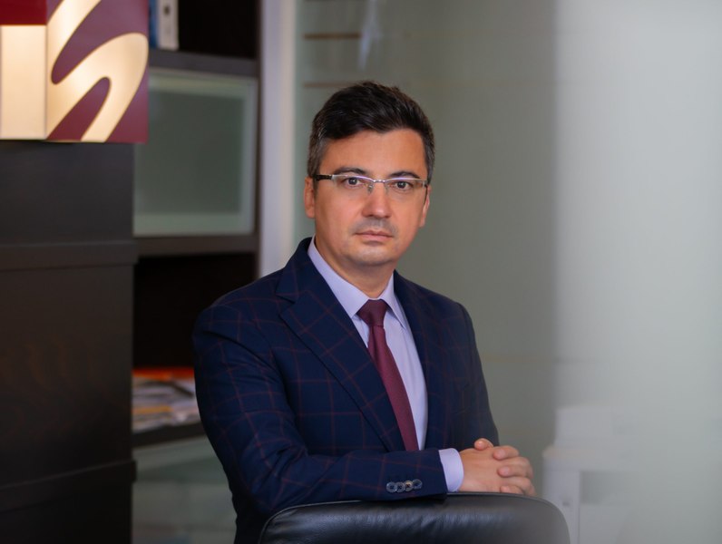 Cine este avocatul Sebastian Rădulețu, ales judecător la CEDO în locul Iuliei Moțoc. De când profesează