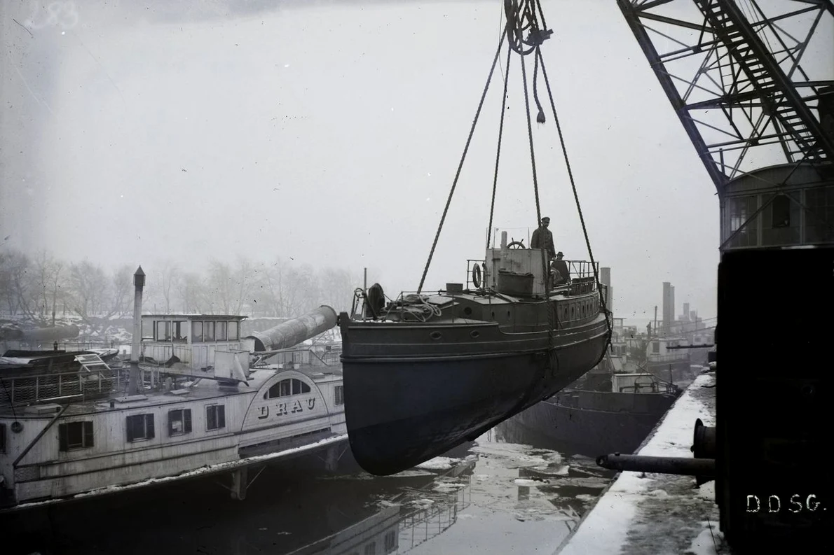 Șantierul Naval Óbuda din Budapesta, în anul 1930 (© Fortepan / Magyar Műszaki és Közlekedési Múzeum / Történeti Fényképek Gyűjteménye / Óbudai Hajógyár gyűjteménye)