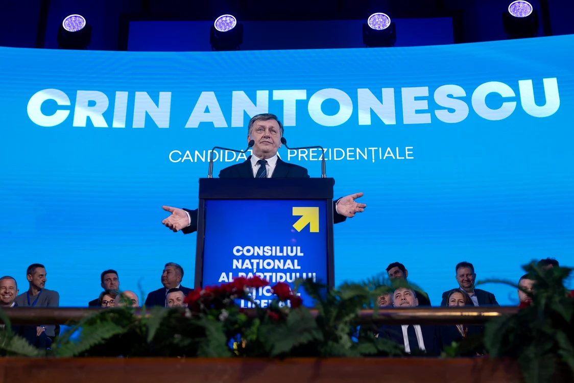 Crin Antonescu şi-a lansat oficial candidatura la funcţia de preşedinte. Foto arhivă