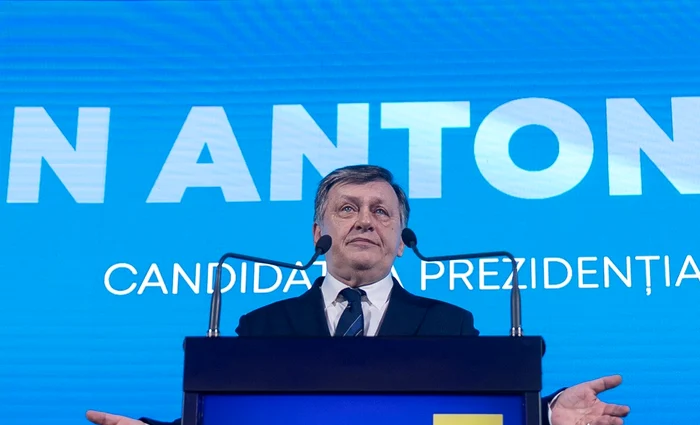 Crin Antonescu, candidatul Coaliției la alegerile prezidențiale FOTO: Facebook