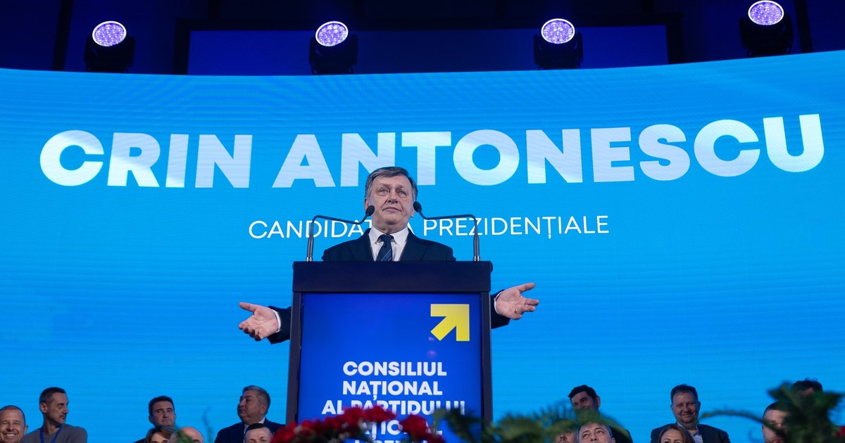 Crin Antonescu și-a depus candidatura la prezidențiale în huidulieli: Doar eu îl pot învinge pe Călin Georgescu