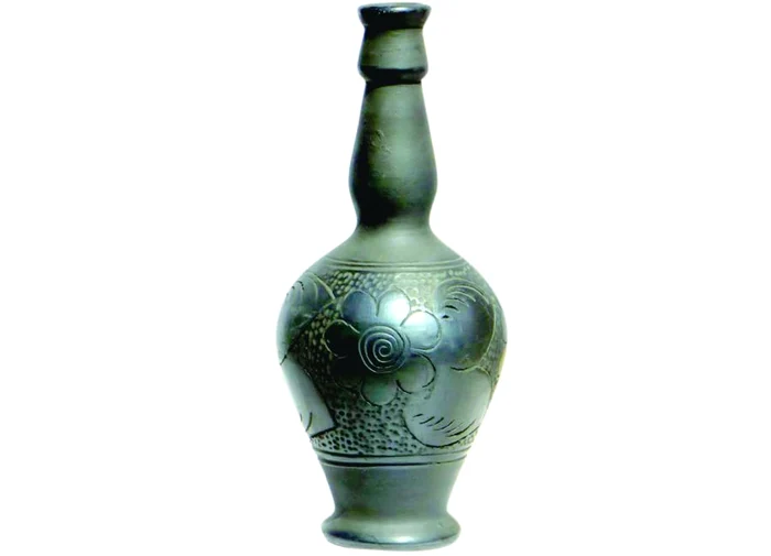 Sticlă din ceramică neagră, www.cadouri-artizanat.ro