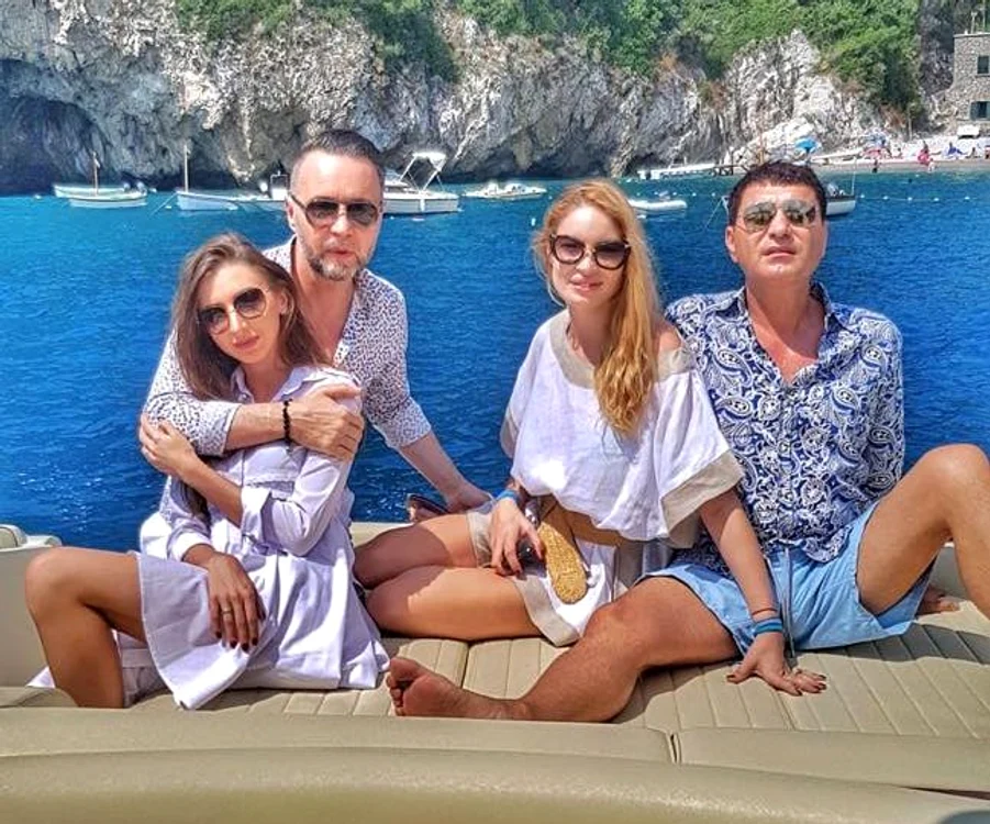 Borcea şi Pelinel au plecat în vacanţă alături de Nicuşor Stan şi prietena lui