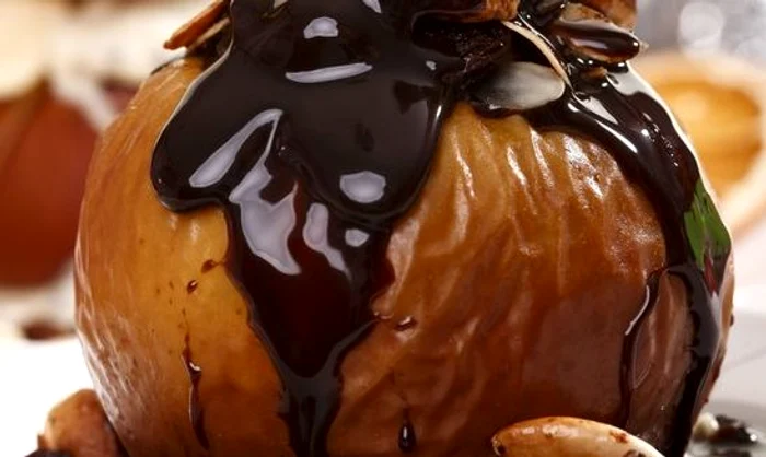 
    Mere coapte cu ciocolată  