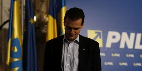 Ludovic Orban a fost înfrânt de popularitatea lui Crin Antonescu