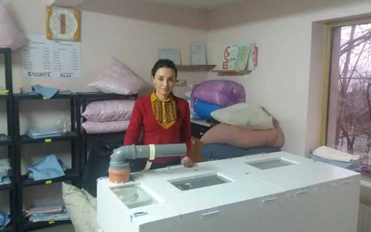 Alexandra Samsonescu deţine brevet de invenţie pentru utilajele de curăţătorie de perne. FOTO Dănuţ Zuzeac
