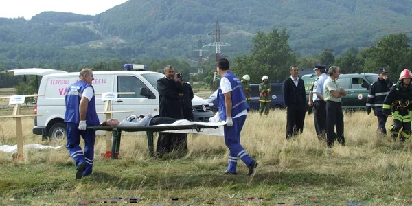 Persoanele din zona „de jos” a orasului, evacuate dupa accidentul de la barajul Vidra (arhiva)
