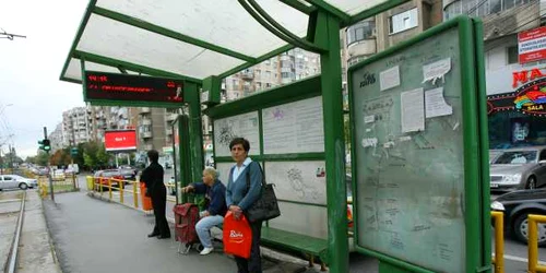RATB, somată să repare staţiile de aşteptare (Foto: Arhivă)
