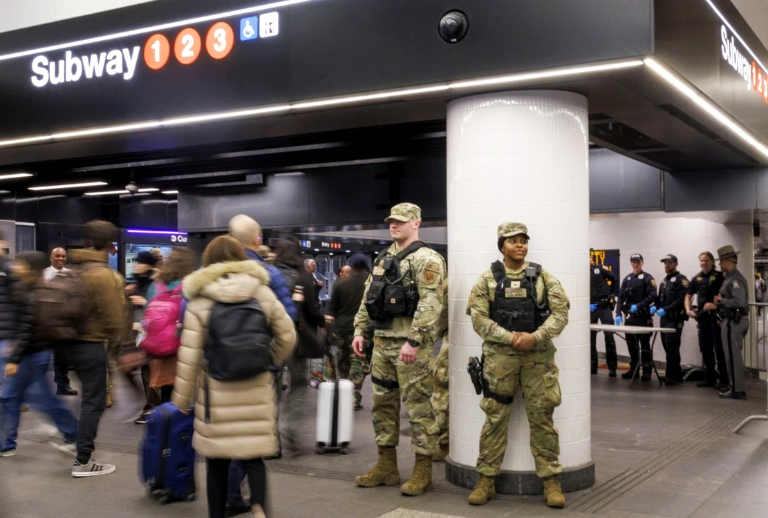 Forțele de ordine au împânzit gara din New York (Foto: EPAImages)