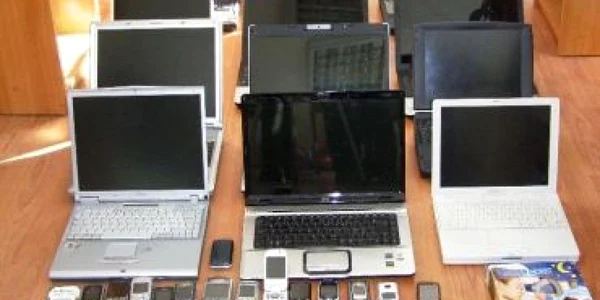 Mărfurile au fost confiscate de poliţişti