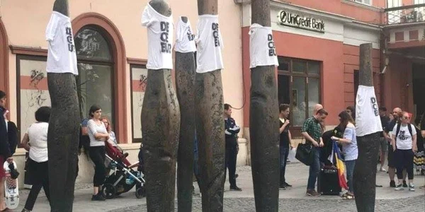 cluj flashmob. foto umbrela anticoruptie
