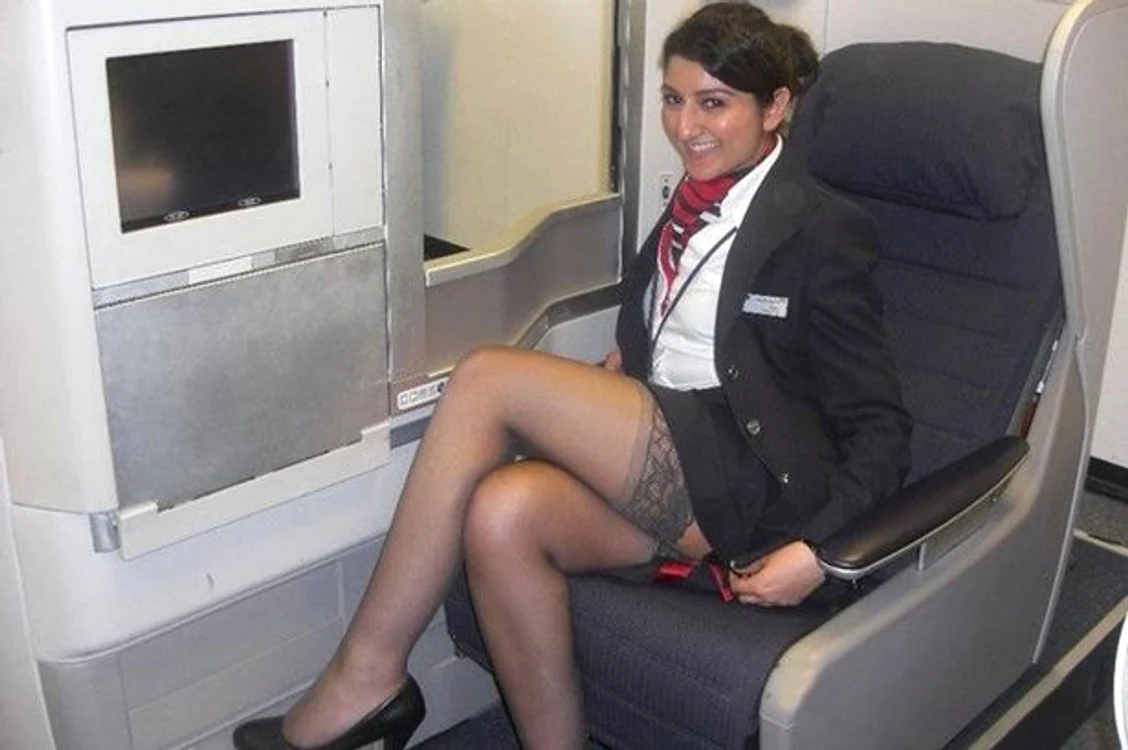 Însoțitoarea de bord a pozat sexy, în timpul unui zbor