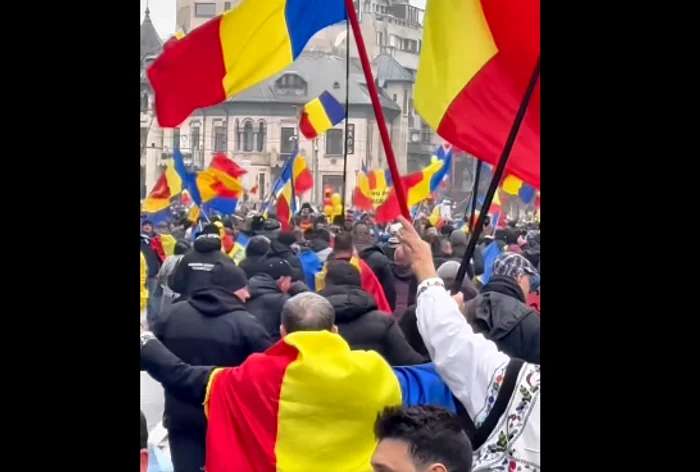Polonezul venise la protestul de sâmbătă  cu un cuțit. FOTO captură video Facebook AUR