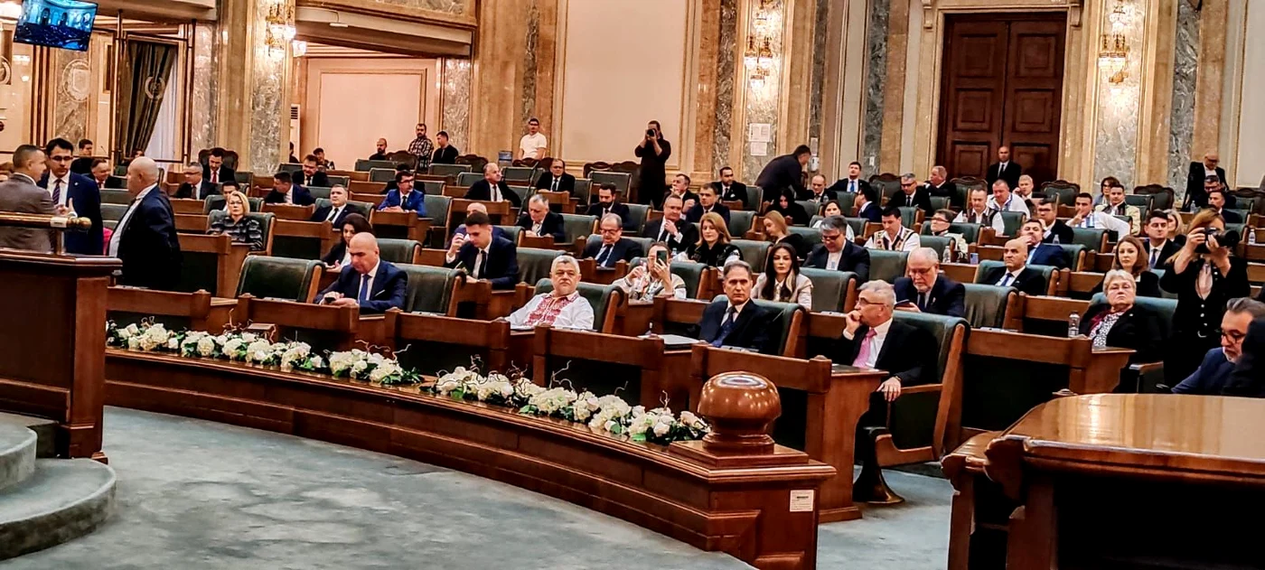 Moțiunea împotriva Guvernului Bolojan va fi dezbătută şi votată luni. FOTO FB Ninel Peia 