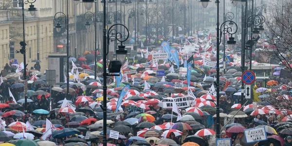 Manifestatie la Varsovia impotriva proiectului de reforma a sistemului de invatamant FOTO AFP